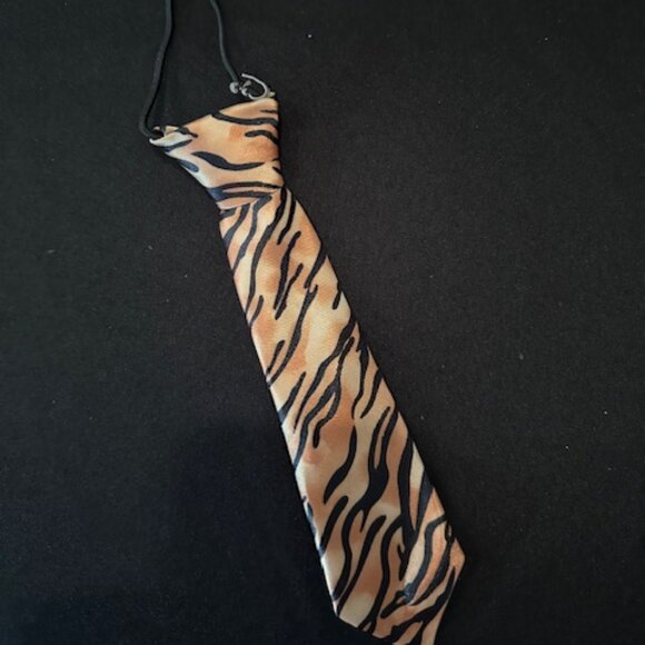 Tiger Print 7" Satin Tie - Picture 1 of 1